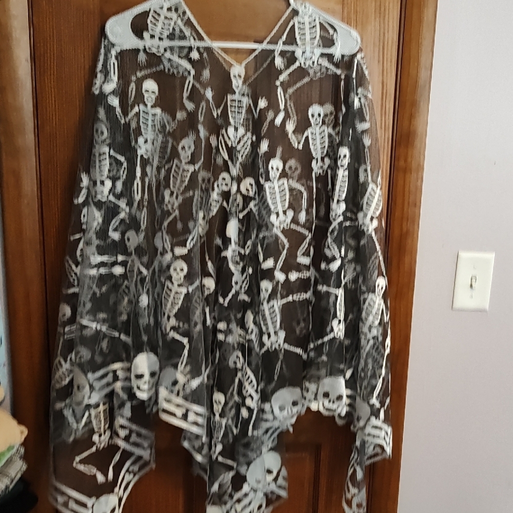 Skeleton Print Black and White Wrap
